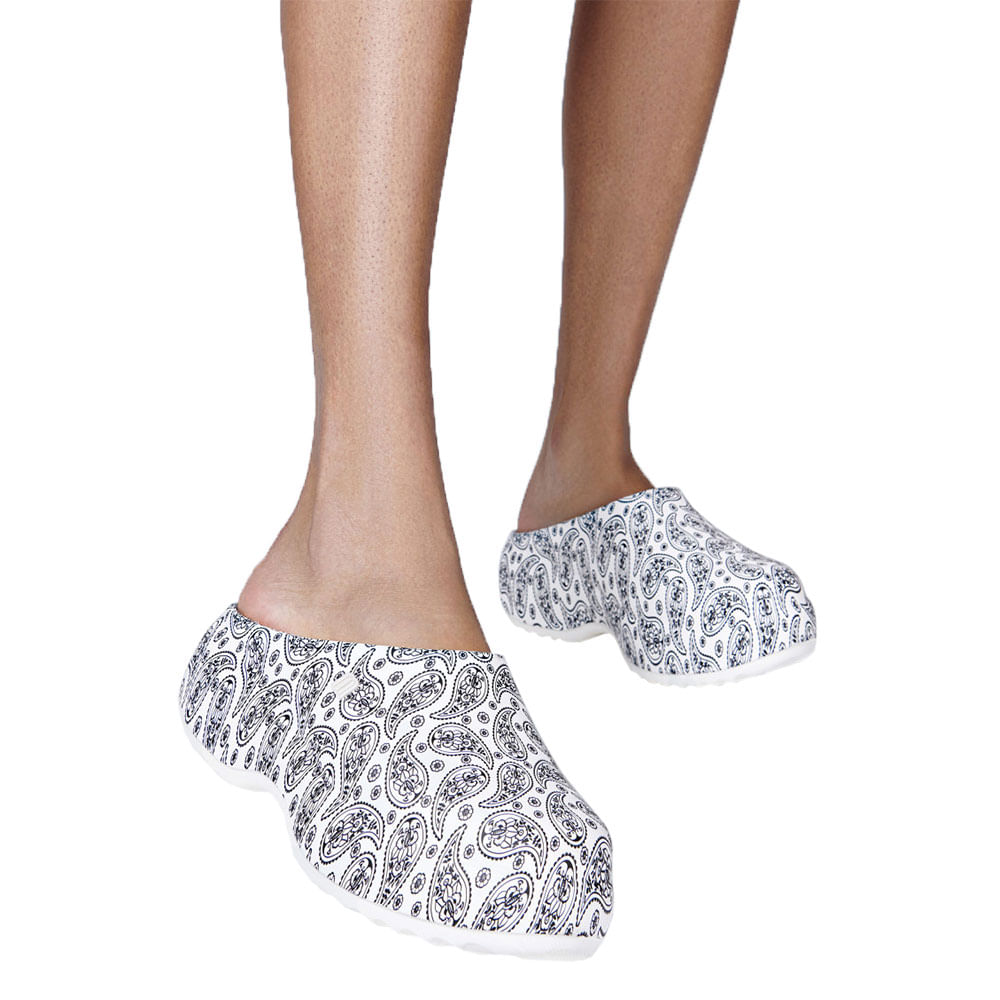 Melissa-Free-Clog-Printed-Platform-35969-0855969_057-02.jpg
